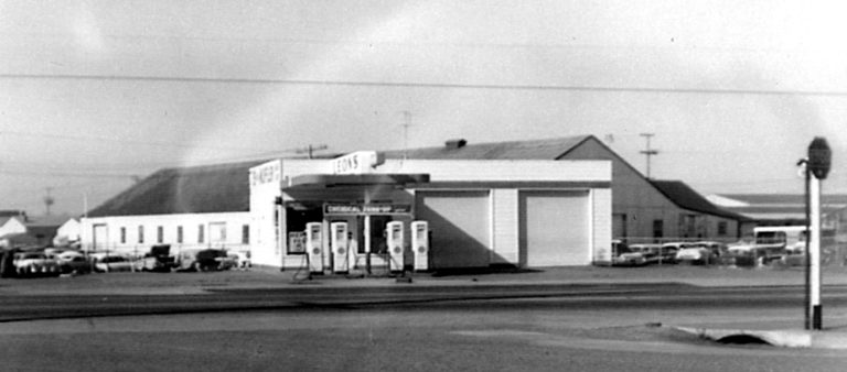 Leon's Car Care Center front very old photo